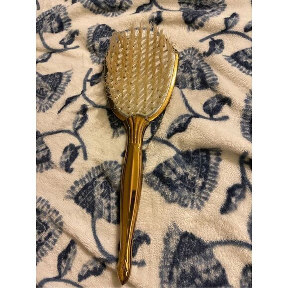 Vintage Gold Tone Vanity Hair Brush w/ Floral Design on back - Picture 5 of 6